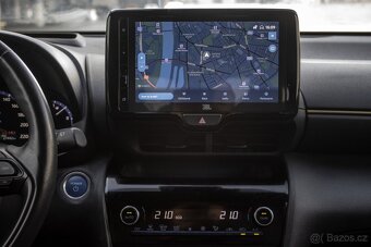 Toyota Yaris Cross 68 kW, automat, hybrid, 2022, 4x4 - 14