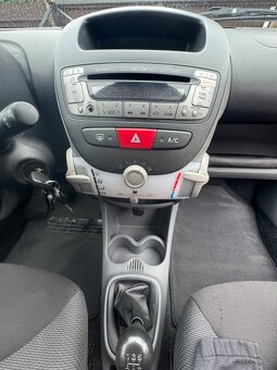 Toyota AYGO 1,0 i.   5 dveří - 93.000 KM - 14