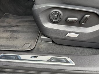 VW Touareg 3.0tdi 210 kw,3x Rline, Webasto, Vzduch, Dinaudio - 14