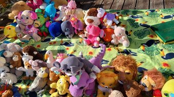 Oblečení po dětech, plyšáci, stan, a spousta dalšího - 14