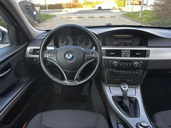 BMW Řada 3 E90 320i 110kW Sedan Navi Aut. klima Šíbr ALU R18 - 14