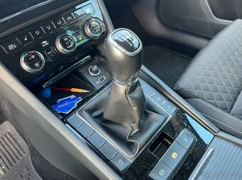 Škoda Superb Combi 2.0 TDI - 14