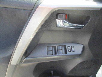 TOYOTA RAV4 2.5Hybrid 145 kW Executive e-CVT 12/2016 - 14