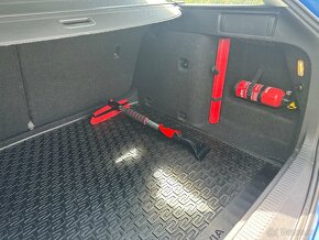 Škoda Octavia 3 1.6 tdi, kombi, málo najeto - 14