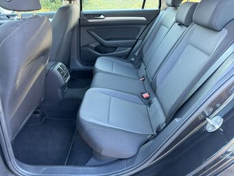 Volkswagen Passat B8 2.0TDi r.v. 2022 manuál Navi led - 14