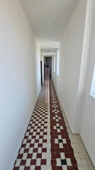 Byt po rekonstrukci s parkovacím stáním a sklepem - 14