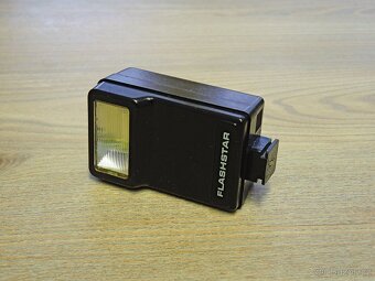 Analog Chinon CE II Memotron + 1.8/50 mm + blesk - 14