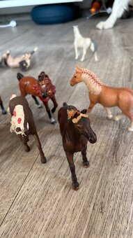 Koně a příslušenstvi schleich - 14