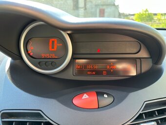 Renault Twingo 1,2i 55kw výbava Excllusive 94000km - 14