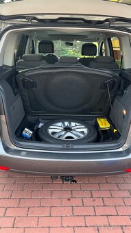VW Touran 1.6 TDI, r. 2014, 245 tis. km, 2. majitel - 14