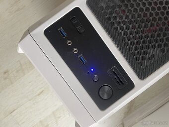 Výkonný PC na hry i práci - Ryzen 5 3600, RX 580, 32 GB RAM - 14