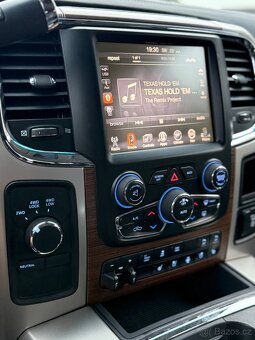 DODGE RAM 2500 HEAVY DUTY—6.4 V8 HEMI—2016–Laramie—VZDUCH— - 14