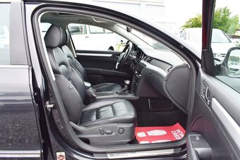 ŠKODA SUPERB 2,0 TDI DSG,ELEGANCE,NAVI,KŮŽE,XENONY,TOP - 14