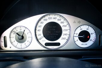 Mercedes-Benz CLK 320 Cabriolet z roku 2006 - 14