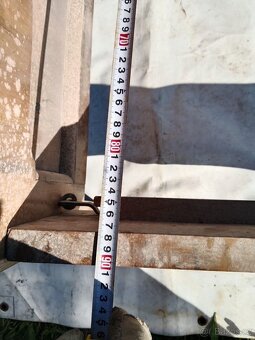 Válendy, skříňky, postele, staroýitmé postele po prababičce - 14