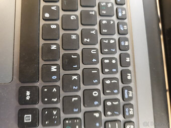 Prodám použitý notebook Acer Aspire V5-171 Intel Core i3 6GB - 14