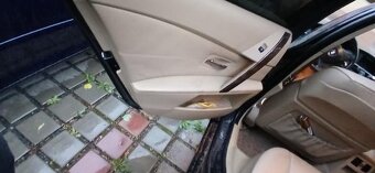 Bmw e60 545i  v8 245kw NA OPRAVU - 14