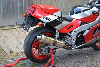 Kawasaki ZXR-750H2 - 14