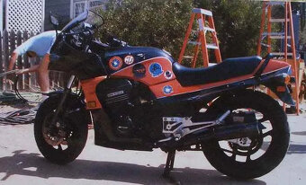 Kawasaki GPZ 900 Top Gun - 14