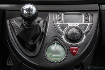 Peugeot 807 2.2 HDI ST - 14
