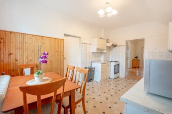 Prodej vily 500m2, pozemek 2048 m2,  ulice Legií, Říčany - 14