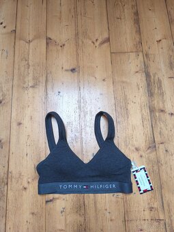 Dámské braletky, podprsenky, korzety -  5 FOTEK - 14