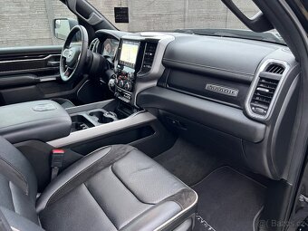 Dodge RAM Night-paket, 2022, 5.7l, TOP stav - 14