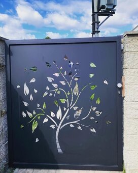 Zakázková kovovýroba–schodiště, brány, ploty sklepní kóje - 14