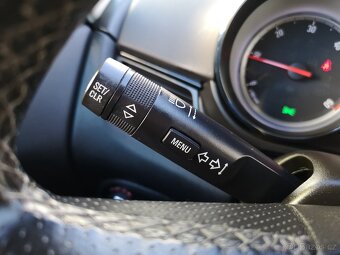 Opel Zafira 2.0 CDTi 96kW Sport 7.Míst. Tažné - 14