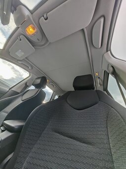 Peugeot 308 SW 1,6 HDI 80 kW, panorama, navigace - 14