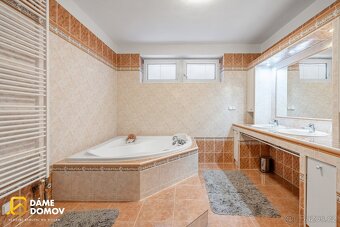 Prodej prostorného rodinného domu 6+kk, 315 m² - Nad Vývozem - 14