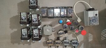 Různý elektromateriál - obsáhlý mix - 14