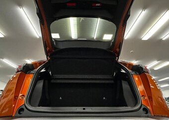 Peugeot 2008 GT 50kWh Zaruka 1rok 100 kw - 14