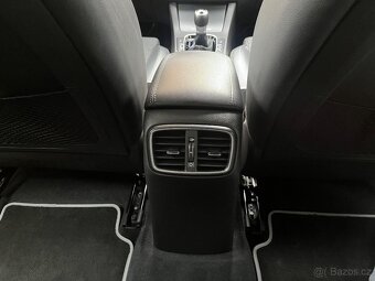 Hyundai i30 Kombi 1.5 T-GDi MHEV DCT Style, 117 kW, r. 2022 - 14