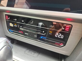 VW Passat B8 Variant 2.0TDI 110kW DSG ACC - záruka Autodraft - 14