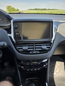 Prodám Peugeot 2008 Alure 1,6 HDi - 14
