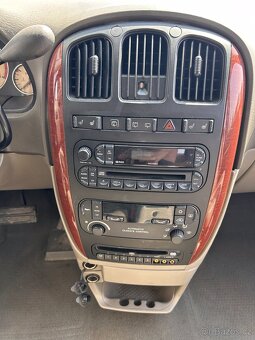 Chrysler Grand Voyager - 14