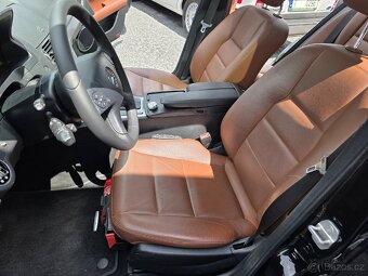 Mercedes-Benz Třídy C 320CDI Panorama Harman&Kardon - 14