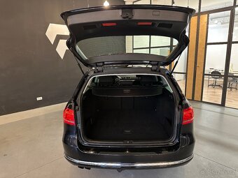 VW PASSAT VARIANT B7 2.0TDI 103KW COMFORT. LED TAŽNÉ NAVI - 14