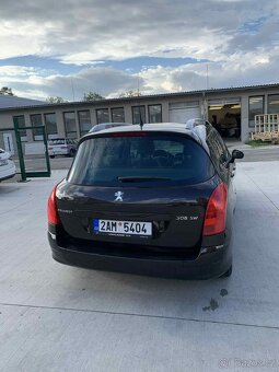 Peugeot 308SW 2011 - 14