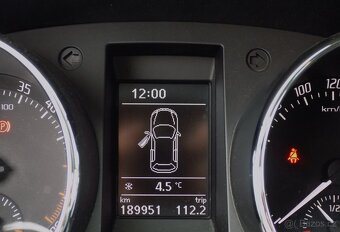 Škoda Yeti 2.0 TDi 4x4  tažné, ALU, NAVI - 14