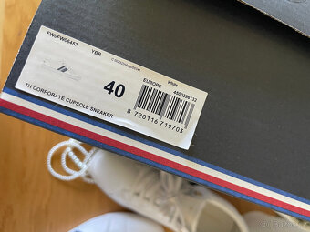 Bílé kožené tenisky Tommy Hilfiger, vel. 40 - 14