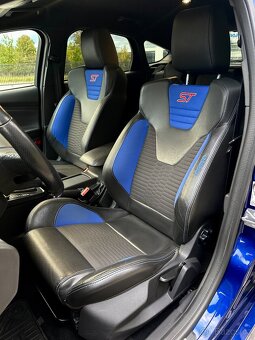Ford Focus 2.0 ST - 14