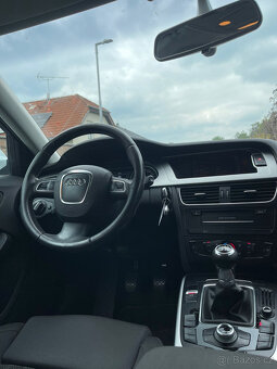 AUDI A4 1.8i 150TKM MANUÁL VELMI PĚKNÉ - 14