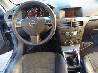 Opel Astra H combi 1.6i 16V 77KW - 14