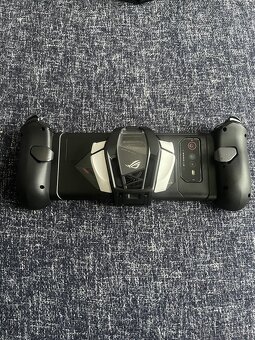 Telefon Asus ROG Phone 6 + komplet herní příslušenství. - 14