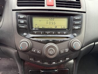 Honda Accord 2.4i -VTEC MANUÁL - 14