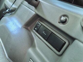 JEEP CHEROKEE 2.8 CRD 120kW LIMITED 4X4,IT-Šíber,Výhrev.sed. - 14