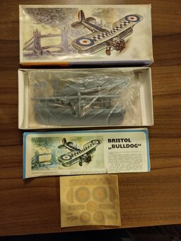 Modely letadel, plastové stavebnice. - 14