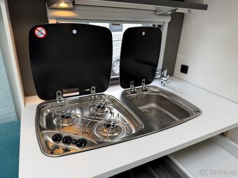 Dethleffs C’go 495 ~ francouzská postel - 14